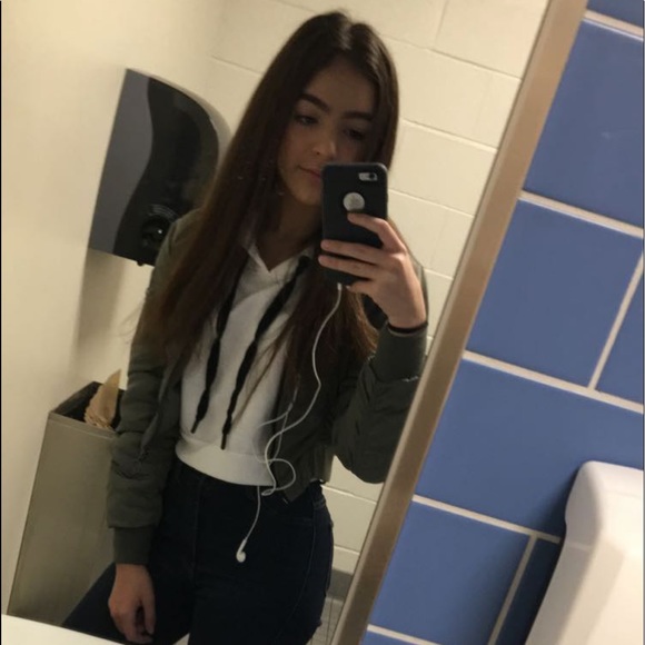 Meet your Posher, Gisselle - Picture 1 of 1